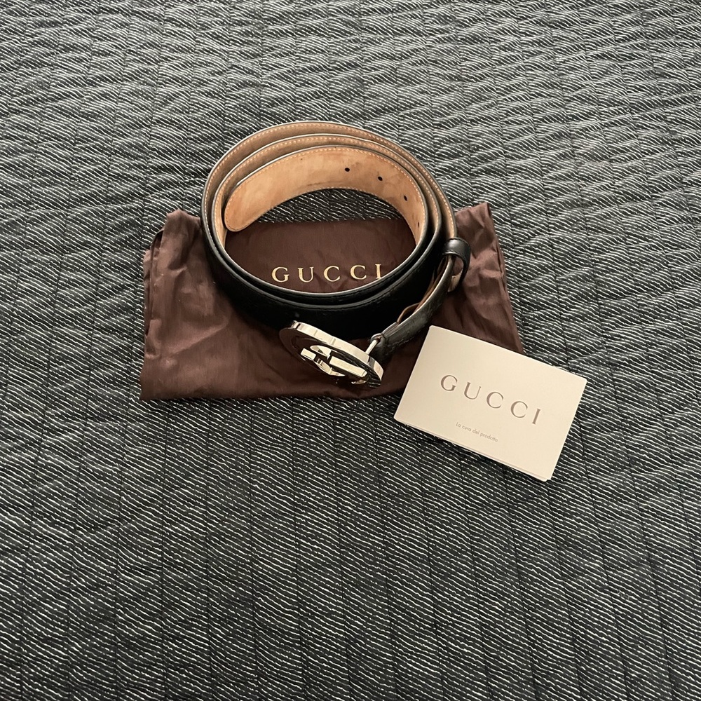 Gucci Black Signature Leather Belt with Silver G Buckle - Picture 3 of 13